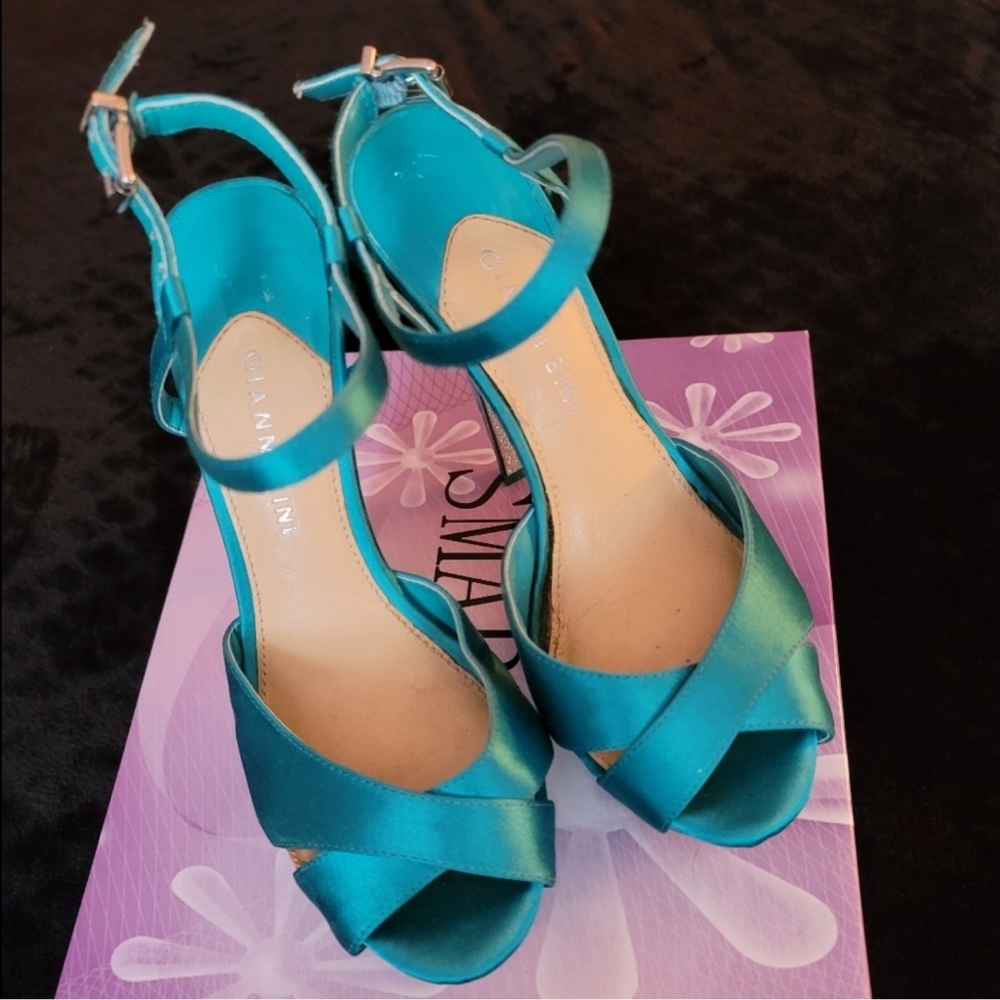 Gianni Bini Platform Heels